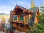 Beautifully designed log home for you to enjoy